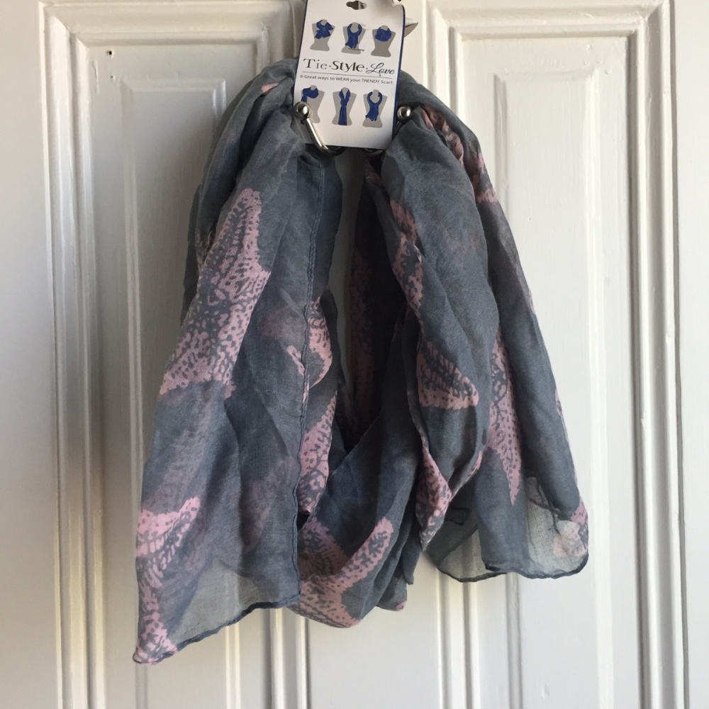 Trendy Jewels Tickled Pink Starfish Print Grey Scarf